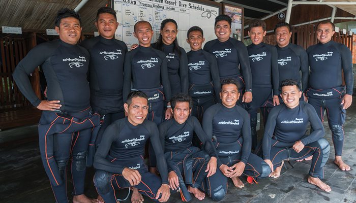 Critters@lembehresort Dive team