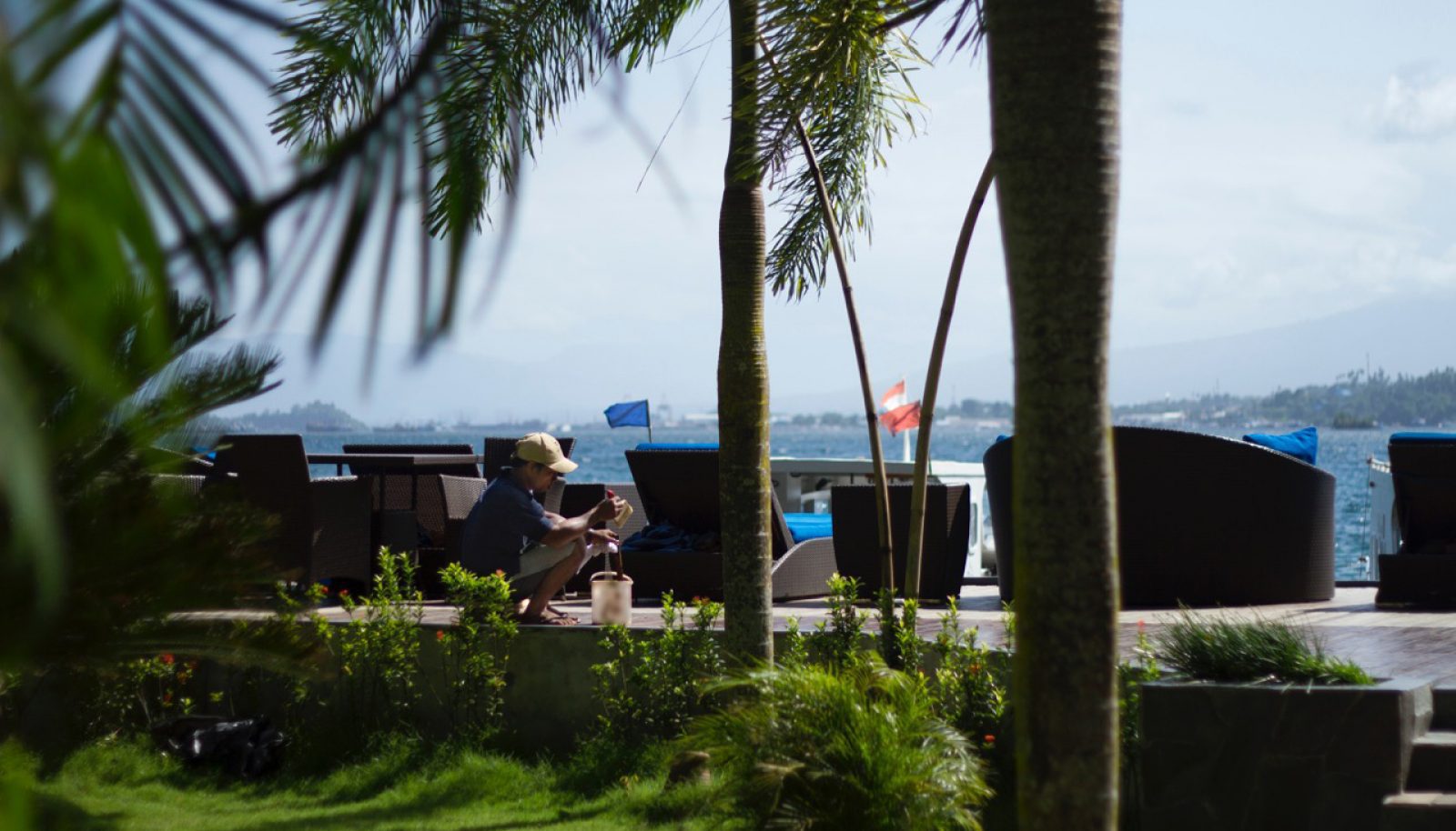 Selmus, keeping the Lembeh Resort looking great!